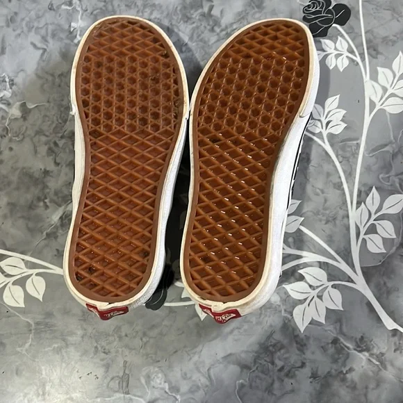 Checkerboard Vans slip on - Picture 5 of 7